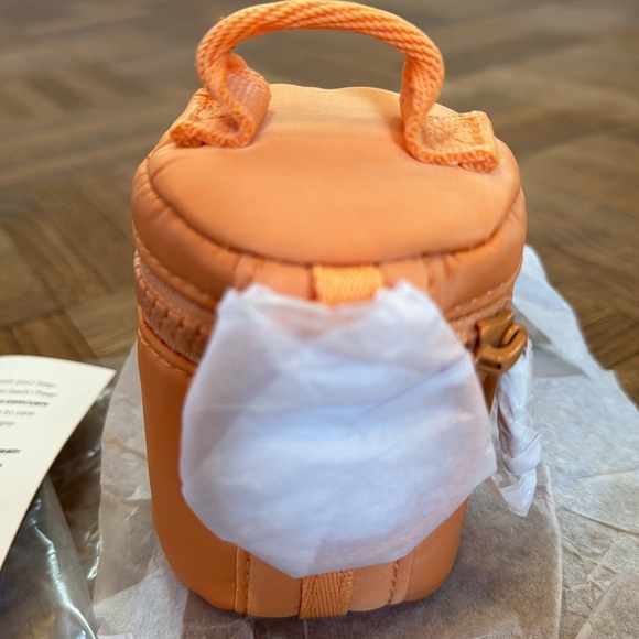 SOLD🧡Dagne Dover Mila keychain in tangerine dream orange - Picture 5 of 7